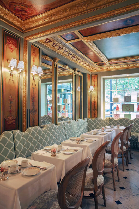 Ladurée, rue Royale Photo ©Matthieu Salvaing