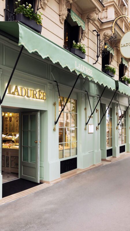 Ladurée, rue Royale Photo ©Matthieu Salvaing